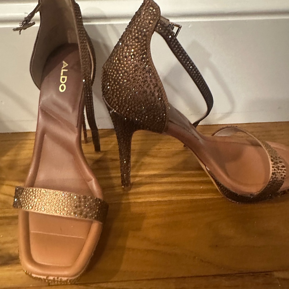 Aldo Brown Heels Elegant Design